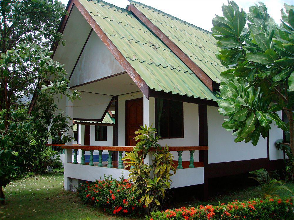 Lanta Palm Beach Resort , Beach Bungalow - Ko Lanta Exterior foto
