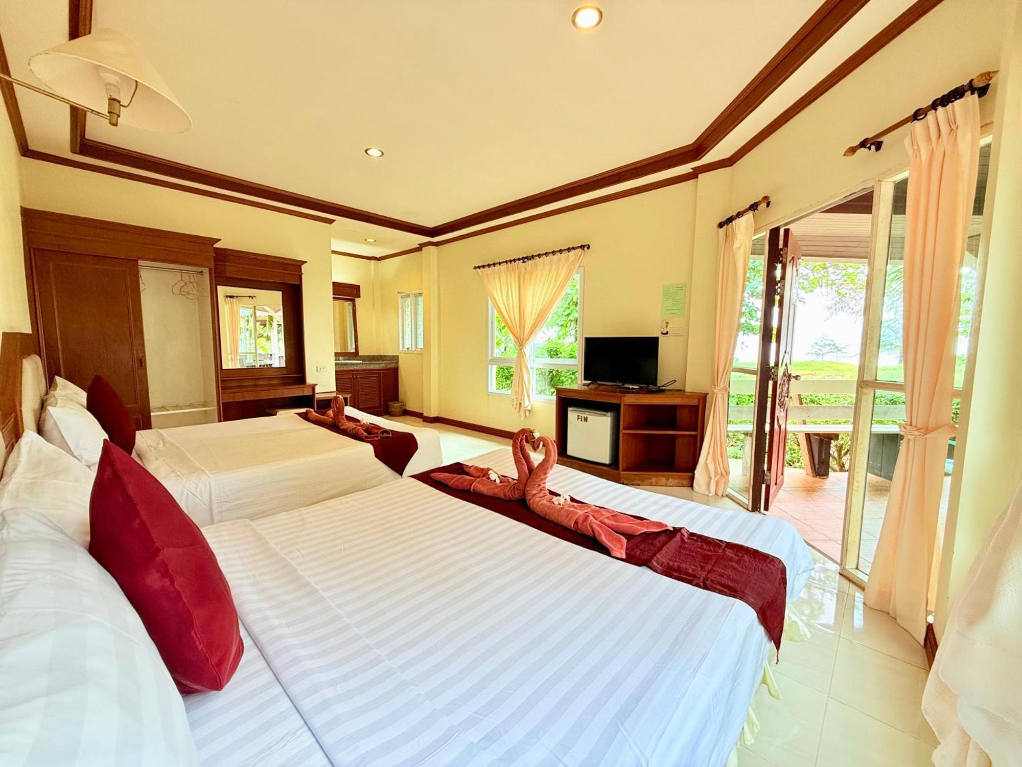Lanta Palm Beach Resort , Beach Bungalow - Ko Lanta Exterior foto