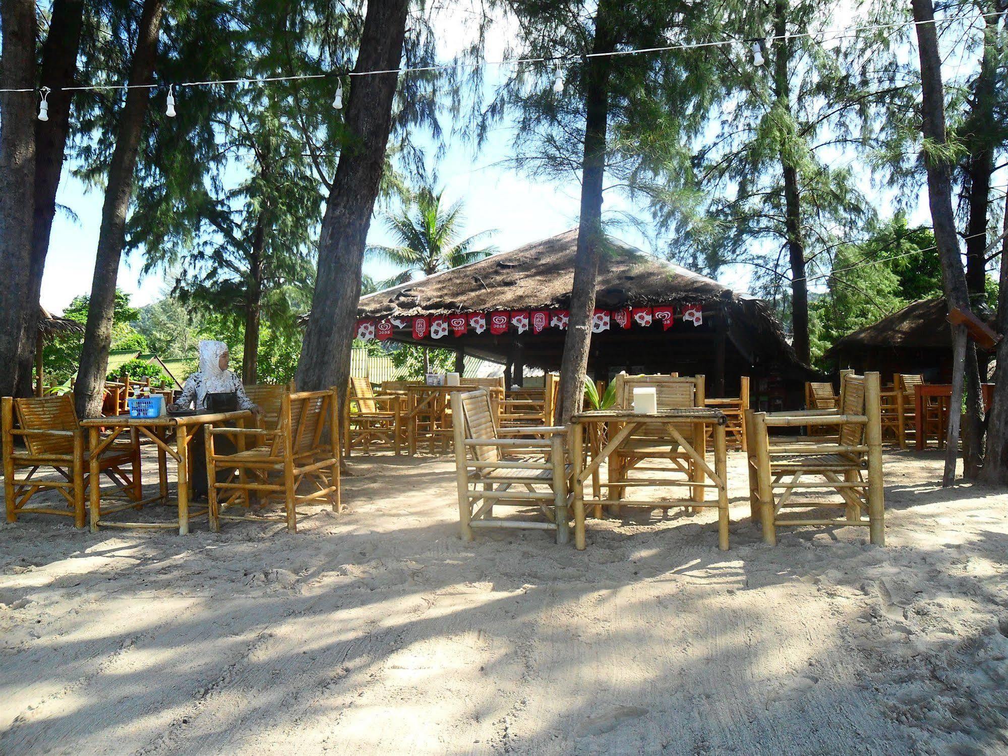 Lanta Palm Beach Resort , Beach Bungalow - Ko Lanta Exterior foto