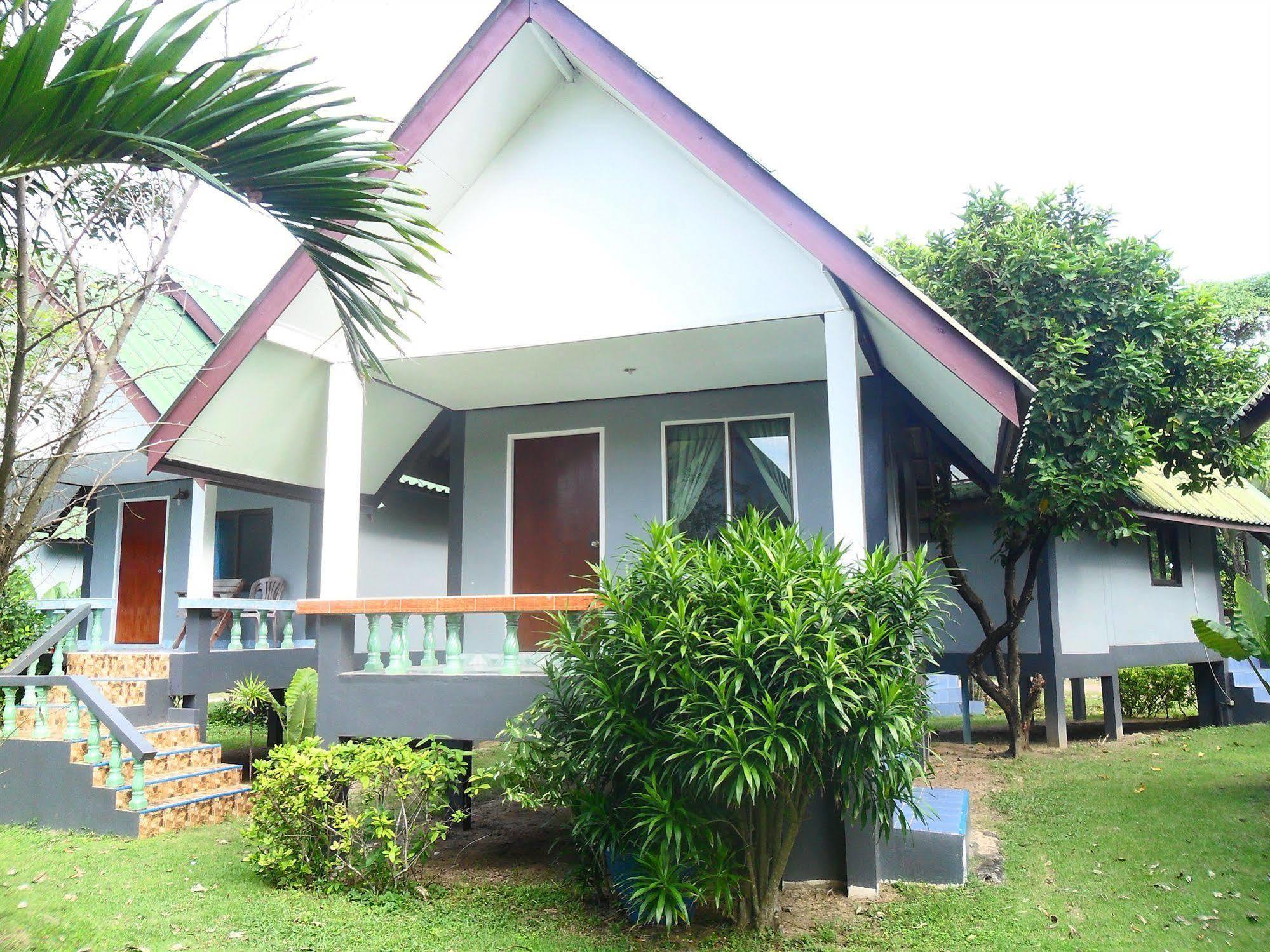 Lanta Palm Beach Resort , Beach Bungalow - Ko Lanta Exterior foto