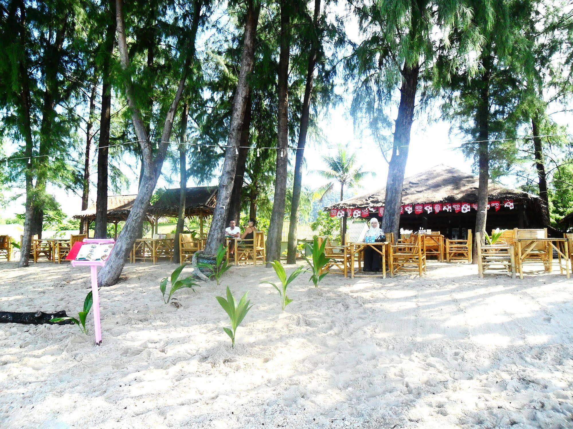 Lanta Palm Beach Resort , Beach Bungalow - Ko Lanta Exterior foto