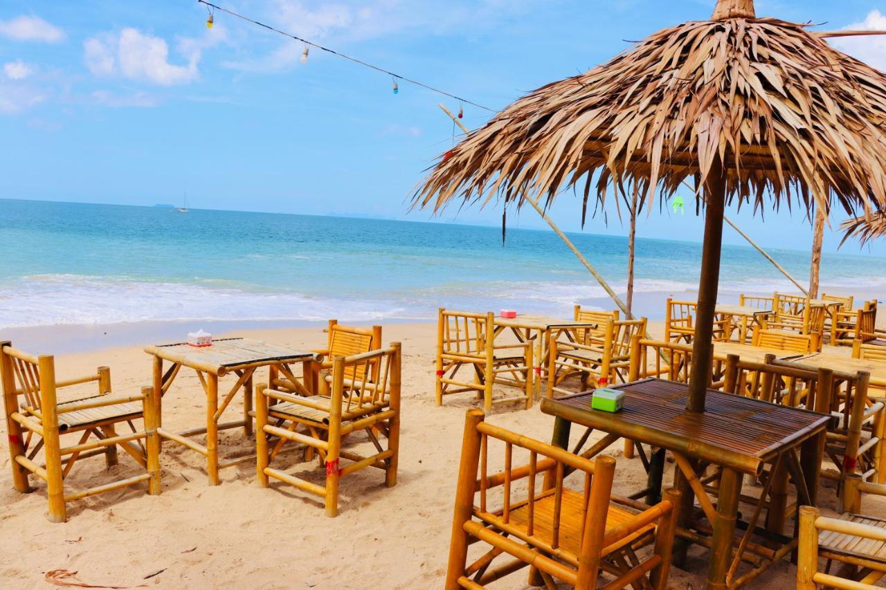 Lanta Palm Beach Resort , Beach Bungalow - Ko Lanta Exterior foto